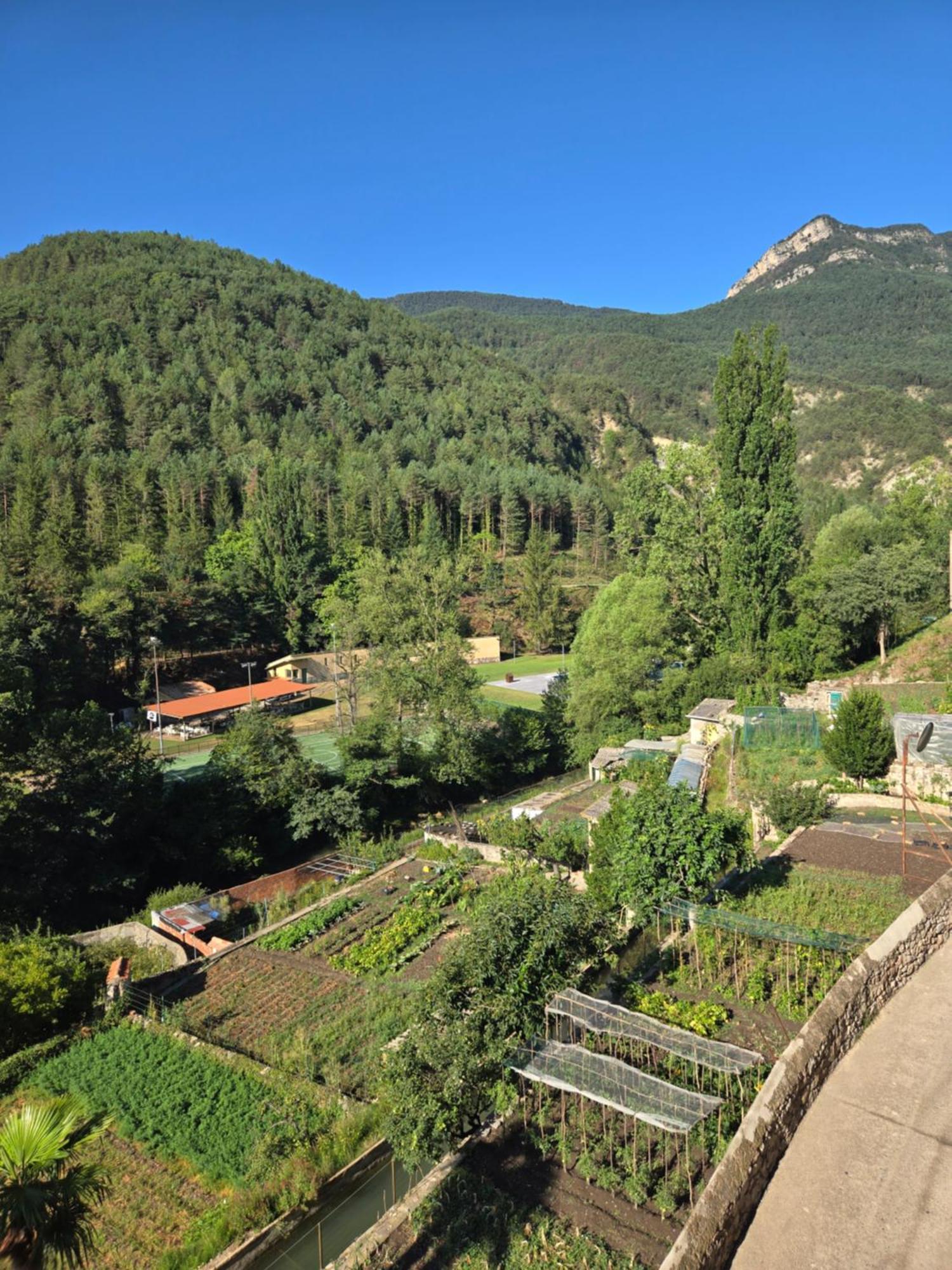 En El Corazon De Baga, Precioso Pueblo Medieval Εξωτερικό φωτογραφία